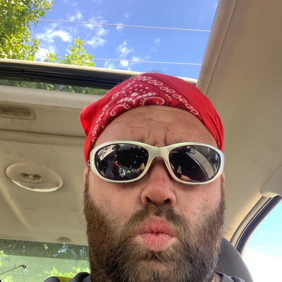 Meet your Posher, Chris - Picture 1 of 1